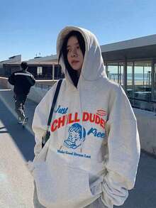 女士休闲宽松圆领抓绒卫衣，卡通字母印花，适合秋冬季穿着。