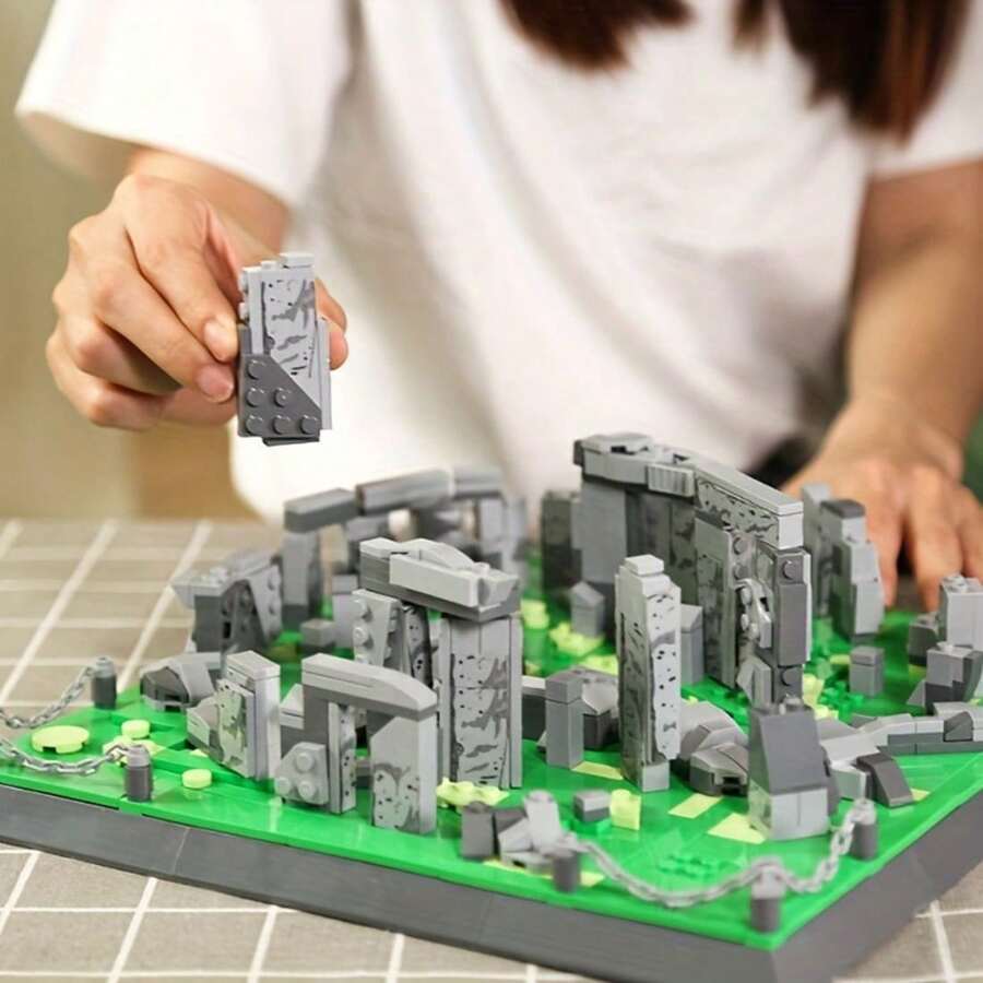 753-Piece Stonehenge Building Blocks Set (World-Famous Architecture Model) - High Particle Count Restores Stonehenge Details World-Famous Architecture Model For Collection Tabletop Decoration After Building Suitable For Kids Over 6 Adult Architecture Model Collection Unique Christmas Thanksgiving Gifts