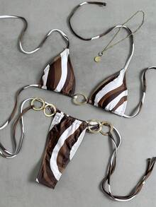 LUCKY HOLIDAY Conjunto de bikini de vacaciones de verano con triángulo y lazos laterales de oro con estilo sexy y elegante - Café con leche - Ver 2