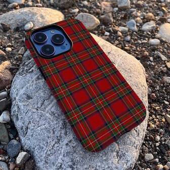 这款时尚有趣的高端韩版 17 Pro Max手机壳，采用棋盘格图案设计。它也兼容 11/12/13/14/15/16 Pro Max Plus。优雅的设计男女皆宜，是圣诞节、情人节、复活节、婚礼季和生日送给女友的完美礼物！