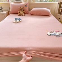 1pc Solid Pink Cartoon Embroidered Milk Velvet Thickened Warm Fitted Sheet, Cute Girly/Kids Room Style, Standard Bed Size Full Coverage Design, 3D Embroidered Detailing, Warm & Cozy, Skin-Friendly, Durable, Dust & Moisture Resistant, Easy To Clean, Suitable For Autumn/Winter Or As Kids/Teen Room Decor - Pink - View 3