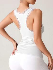 优雅小众蕾丝边饰短款吊带背心，百搭性感简约设计修身打底衫