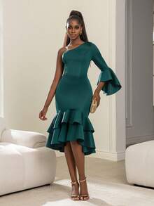 Faeriesty 别致优雅的单肩中长款派对连衣裙，修身胸衣搭配喇叭形荷叶边袖子 | 及膝层叠荷叶边下摆 | 适合盛大晚宴、高档派对、晚间婚礼和圣诞节等场合的华丽正式礼服 - 墨綠色 - 查看 2