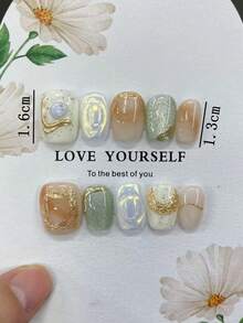 短款芭蕾舞风格美甲，浅色底色，带光晕图案和珍珠光泽，金色猫眼装饰设计，女士手工按压式假指甲 - 彩色 - 查看 2