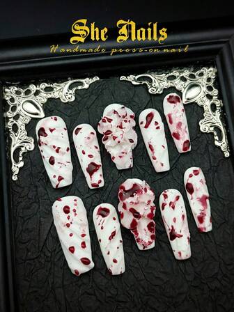 10 st. gotiska kistormade vita akrylnaglar med matt finish, handgjorda köttätande blomsterdekaler, lämpliga för julfesten eller vardagsbruk av coola tjejer och damer, inkluderar gelklistermärken och nagelfil