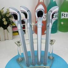 1支鲨鱼K-Pop主题可伸缩黑色圆珠笔 - 趣味十足，神秘办公用品，卡通可爱文具鲨鱼造型圆珠笔，学生书写流畅，办公用品文具，抽象恶作剧流畅圆珠笔，可边吃薯片边做趣味减压签名笔，黑色美人 - 彩色 - 查看 6