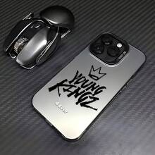 Estuche Suave Elegante-Myke Towers Diseñado para la Compatibilidad con los Modelos de 17, 16E, 16, 15, 14, 13, 12, 11,, Pro,, X, XR, XSMAX, 8 y Plus - Características una Cubierta Trasera Mate Antigolpes, Adecuada para Accesoriosóviles, con un Estilo Anime Chic: Eleva el Estilo de tu Teléfono - 1 pieza - Ver 7