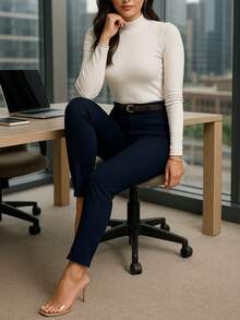 Pantalón Ajustado para Dama con Cinturón.  Tela Elástica - Azul Marino - Ver 4