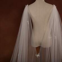 1pc Bride Wedding Dress, Long Hand-Sewn Butterfly Embellished Elegant Cathedral Train Bridal Gown With Cape - Multicolor - View 5