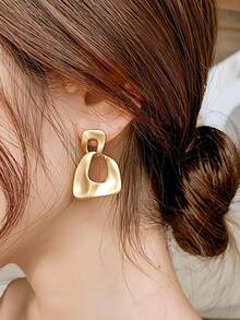 女士优雅哑光几何耳环 - 独特简约合金设计，不锈钢耳针，适合日常佩戴 - 幾何圖案耳環 - 查看 2