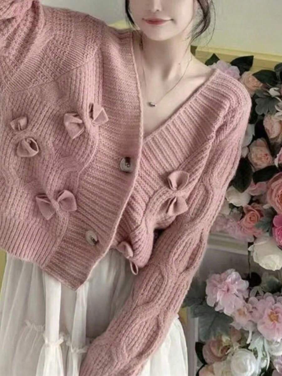 EAVA 粉色可爱甜美风V领针织衫，手工立体蝴蝶结，休闲柔软短款都市女式毛衣外套，可爱上衣，情人节，情人节女装，情人节服装 - 粉色 - 查看 1