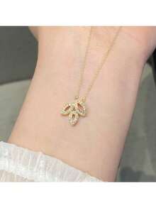 1pc Dainty Hollowed Leaf Necklace Elegant Design Daily Wear Stylish Jewelry Christmas Gift(No Box)