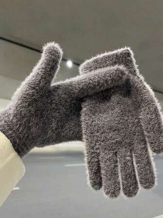 1只2025新款冬季骑行保暖手套，仿兔毛蓬松ins风女士加厚手套，可爱露指防寒纯色手套