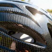 1顶舒适儿童自行车头盔 - 男女通用，超轻耐用，带衬垫和旋钮式调节，非常适合骑行、滑板、滑板车和其他运动，是绝佳的节日礼物。