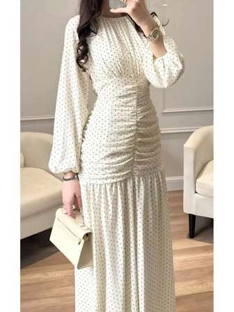 女士优雅波点修身A字裙摆连衣裙