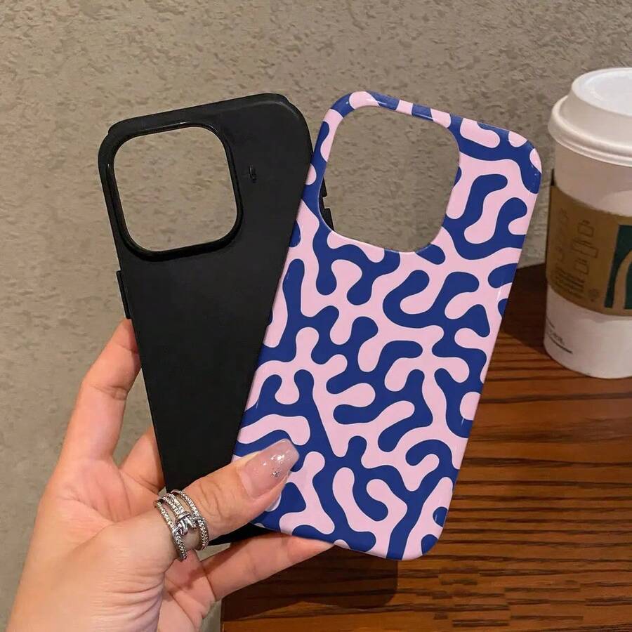 1 pieza Funda de teléfono con patrón abstracto de moda y cobertura completa, compatible con 17, 17 Pro, 16 Pro Max, 15P, 13, 11, 12, XS, 8 Plus y 7, diseño de doble capa, funda de teléfono rectangular linda con estampado animal, accesorios de teléfono, accesorios de teléfono lindos, material suave, funda protectora, accesorio de moda, adecuado para jóvenes y entusiastas de la moda