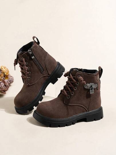 1 par de botas de caña media con cordones de PU de unicolor para niños, estilo británico sencillo con puntera redonda y suela antideslizante, de moda y lindas, aptas para uso en interiores y exteriores, nuevas para otoño/invierno