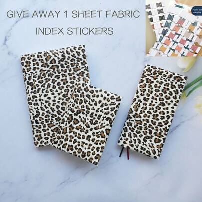 1 st A5/A6 leopardmönstrat bokomslag, kalenderfodral skyddande skal journalomslag skydd kontorsmaterial, ge bort 1 ark tygindexklistermärken