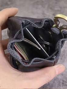 复古手工真皮钱包，植鞣革零钱包，带钥匙环，多功能车钥匙卡包，条纹磁扣，纤薄对折设计，多个卡槽和可拆卸钥匙环，做旧复古风格，是旅行、通勤、办公的理想日常收纳包，也是情人节、父亲节、周年纪念日、生日、伴郎的贴心礼物，男士护理套装的完美搭配。 - 彩色 - 查看 5