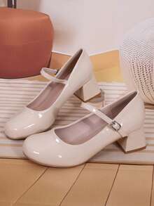 亮面漆皮粗跟圆头玛丽珍鞋，女士秋冬度假风踝带金属扣尖头高跟鞋，通勤及户外时尚高跟鞋，促销