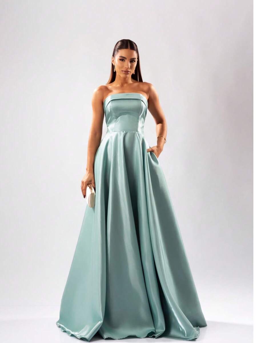 Glamour In Zibeline. A Party Dress With The Luxurious Shine And Texture Of The Fabric, Highlighting The Strapless Design With A Sweetheart Bust And The Sensuality Of The Maxi Side Slit. A Striking Choice. Simple, Elegant Party Dress. Ruched. Zipper. Backless. Formal And Evening Wedding Dress. - 薄荷綠 - 查看 1