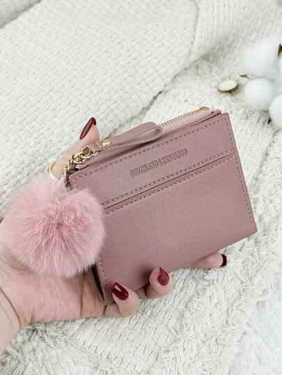 SOUTHLAND&KANGAROO Con un encanto de pompón, cartera pequeña con detalles de letras y bolsillo plegable, cartera delgada y ligera para mujer, estuche para tarjetas de crédito y llaves, cartera corta, linda y moderna, regalo ideal para cumpleaños, Navidad, aniversario, mujeres, niñas, damas, femenino, útiles escolares para la escuela, dormitorio y vuelta al cole