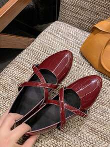 1 Pair Girl's Low Vamp Breathable Flat Shoes With Cross Strap Buckle, Versatile Retro British Style Small Leather Shoes, Spring/Summer