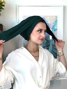 1件装女士经典二合一速戴头巾/头带，高弹褶皱设计，可调节魔术贴，吸湿排汗针织面料，适合穆斯林日常生活和聚会场合。 - 墨綠色 - 查看 3