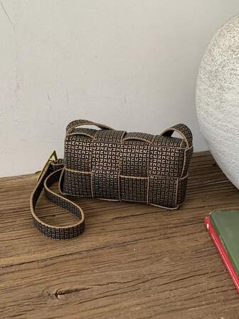 Brown Woven Pattern Small Handbag With Adjustable Wide Strap & Gold Triangle Decor, Stylish Retro Shoulder Bag For Daily Outfits