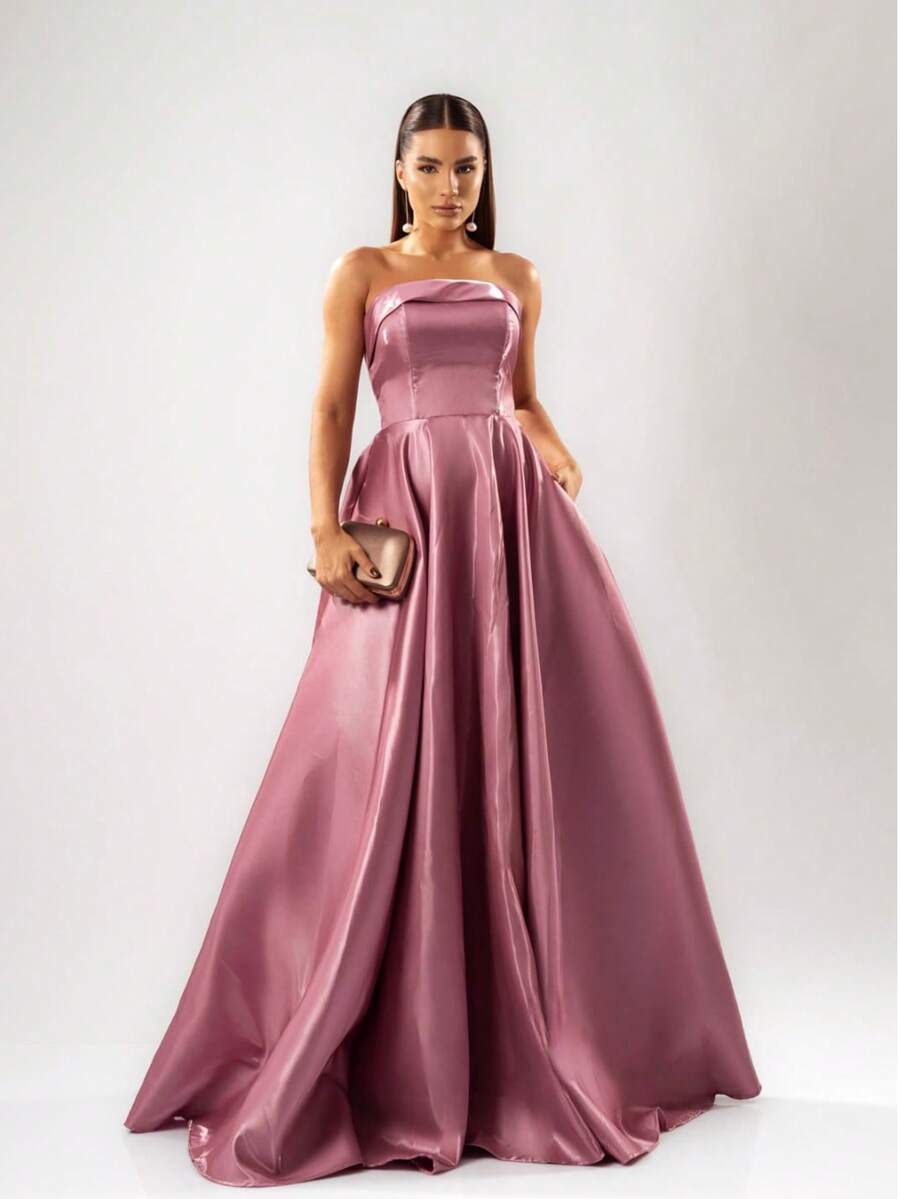 Glamour In Zibeline. A Party Dress With The Luxurious Shine And Texture Of The Fabric, Highlighting The Strapless Design With A Sweetheart Bust And The Sensuality Of The Maxi Side Slit. A Striking Choice. Simple, Elegant Party Dress. Ruched. Zipper. Backless. Formal And Evening Wedding Dress. - 玫瑰肉桂 - 查看 1