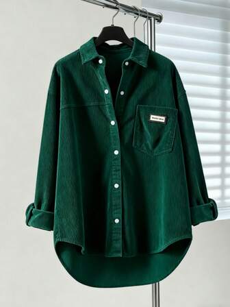 Camisa de manga larga con botones frontales, bolsillos y parches de pana para mujer