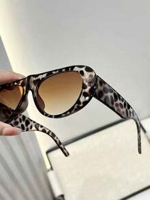 1 Pair Of Small And Stylish Oval-Shaped Women's Glasses, INS Street Fashion Style, Retro Fashionable Glasses, Leopard Print Glasses, Travel And Beach Accessories, Women's Eyeglass Lenses, Basic Style, Autumn And Winter Women's Clothing, Apparel, Business Casual Gifts - Multicolor - View 5