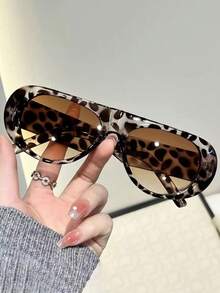 1 Pair Of Small And Stylish Oval-Shaped Women's Glasses, INS Street Fashion Style, Retro Fashionable Glasses, Leopard Print Glasses, Travel And Beach Accessories, Women's Eyeglass Lenses, Basic Style, Autumn And Winter Women's Clothing, Apparel, Business Casual Gifts - Multicolor - View 1