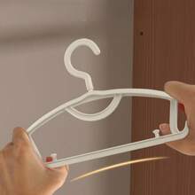 1/3pcs Durable Plastic Hangers, Extra Thick, Wide Shoulder, 360-Degree Rotating Hook, Non-Slip Clothes Hanger, For Adult Garments, Wide Shoulder Non-Slip No-Mark Thickened Clothes Hanger, Home Laundry Rack