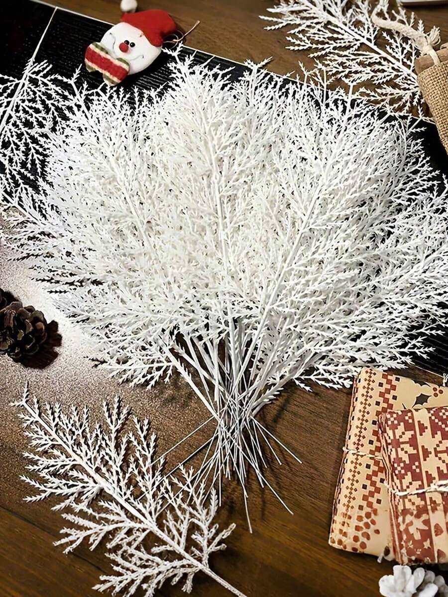 12 buc flori decorative de Crăciun noi - tulpini artificiale de pin cu flori albe pentru umplutură DIY pentru coroane/vaze, decorațiuni pentru casă de sărbători, simulare ramuri de pin și chiparos de Crăciun, ramuri artificiale de pin și chiparos, plante de Crăciun, decorațiuni DIY