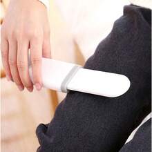 1个可重复使用的双面宠物毛发清除刷，手动静电粘毛刷，适用于猫毛、衣物、沙发、家具、床上用品、地毯清洁，耐用聚丙烯材质，无需电源 - 彩色 - 查看 9