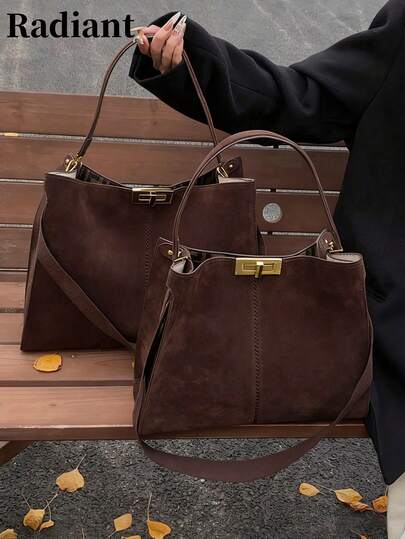 1个2026新款复古女士手提包（也可作单肩包使用），尽显奢华精致，采用麂皮绒面料，配有旋转扣。这是一款大容量便携购物包，适合日常休闲、通勤、大学课堂、旅行、聚会、宴会等各种场合。