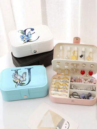 1个个性化首饰盒，长方形，PU材质，珍珠英文字母定制，耳环、项链、戒指收纳盒，旅行便携首饰盒，新娘礼物、伴娘礼物、情人节礼物、送给妈妈和朋友的最佳礼物，送给他的理想礼物