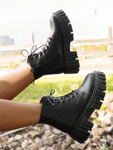 秋冬女士高级黑色真皮2.56英寸厚跟系带侧拉链摩托车踝靴，保暖日常通勤靴，厚底时尚派对西部靴 - 黑色 - 查看 4