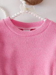 Conjunto de 2 peças de blusa listrada de patchwork com gola redonda e manga comprida e calça jeans comprida para bebês meninas, elegante e versátil para passeios - Rosa - Ver 3