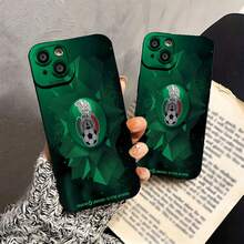Funda para teléfono con el emblema de la Selección Mexicana de Fútbol, compatible con teléfonos ,  17,  16 Pro Max,  15 Pro Max,  13 y  12. Fabricada en TPU, ofrece protección contra golpes y caídas. Ideal para aficionados al fútbol, entusiastas del deporte, regalos para el día del partido y celebraciones patrióticas. - Negro - Ver 4