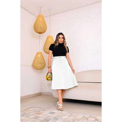 Saia Midi Feminina de Alfaiataria com Botão Frontal – Estilo e Sofisticação