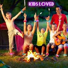 LED Bracelets Glow Sticks Glow In The Dark Party Supplies For Kids/Adults, Halloween Party Favors For Kids Flashing Light Up Toys, Neon Accessories Carnival Birthday Concert Games Gifts(Random Color) - 彩色 - 查看 10