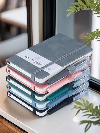 1-pack färgväxlande PU-anteckningsblock i flera stilar – 200 sidor (100 ark) med rundade hörn, högelastiskt band, bokmärke och pennögla. Inkluderar A7-ficklambok, A6-studentkalender i PU-läder och tjock A5-kontorsjournal.