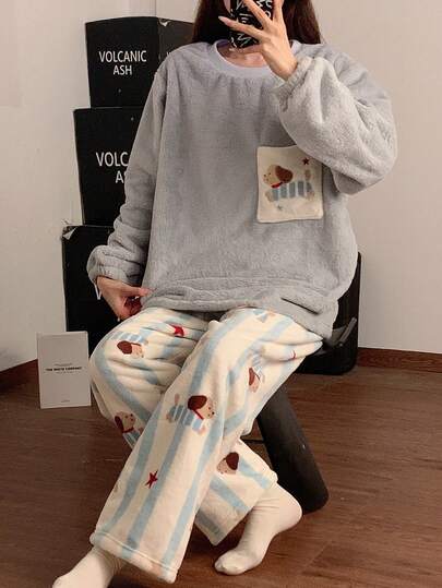 女士两件套抓绒睡衣套装，圆领套头衫配狗狗刺绣长裤，秋冬款