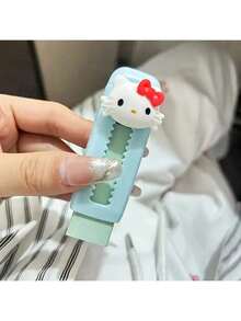 ¡Esencial para volver a la escuela! Set de 1/5 piezas con personajes de Sanrio, que incluye Hello Kitty, Kuromi, etc. - Hecho de material ABS resistente anti-manchas y anti-caídas - Incluye My Melody, Pompompurin, My Melody