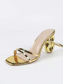 Sandálias de Salto Alto com Tiras Cruzadas Douradas e Bico Quadrado, Design Assimétrico de Salto Metálico, Elegante, Confortável e Versátil para Festa, Casamento, Atividades ao Ar Livre, Looks de Primavera e Verão - Dourado - Visão 6