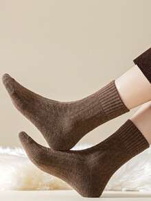 Conjunto de 5 pares de meias femininas para outono/inverno, com estampa listrada em tricô, forro térmico, quentinhas e aconchegantes, design retrô minimalista. - Multicolorido - Ver 4
