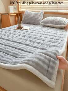 1PC Solid Color Quilted Bed Cushion, Soft Tafu Velvet Mattress Protection Cover, Mattress Cover, Minimalist Imitation Rabbit Hair Anti Slip Mattress, 4-Corner Elastic Strap Design, Suitable For Families, Dormitories, Hotels, Hospitals, Nursing Homes, Camping, Single Beds, Double Beds, Queen Beds, Standard Beds, As Well As Spring Mattresses, Foldable Storage, Easy To Maintain, Can Be Used All Year Round - Light Grey - View 3