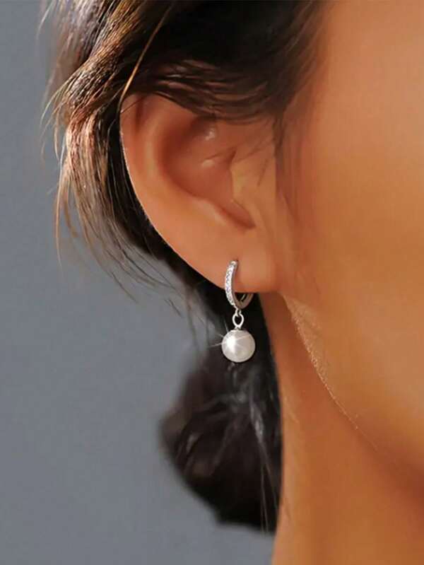 1 paire de boucles d'oreilles pendantes en argent sterling 925 avec perle ronde, convient pour le port quotidien et les cadeaux de fête pour les femmes